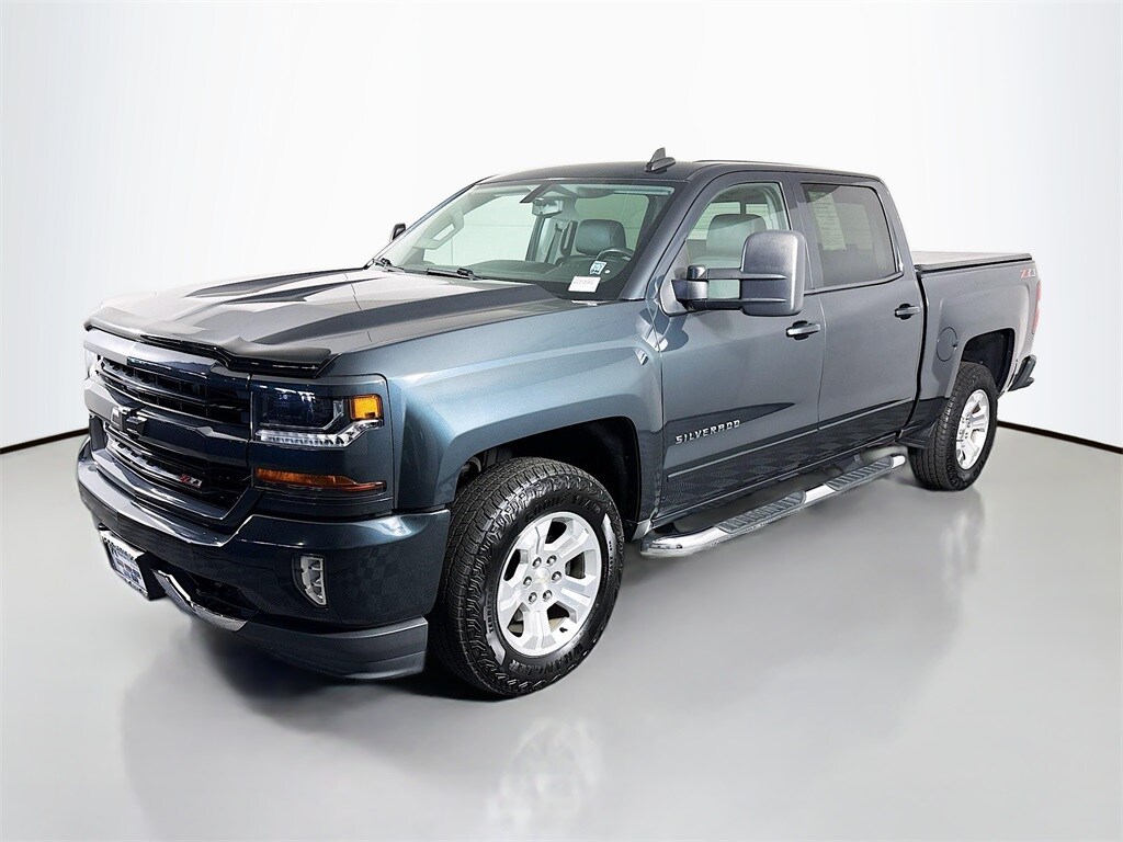 2018 Chevrolet Silverado 1500 LT photo 3