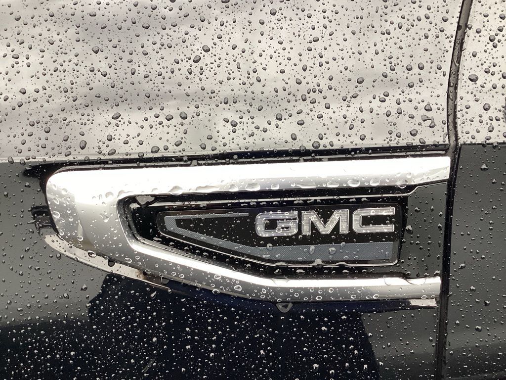 2021 Gmc Yukon Denali photo 2