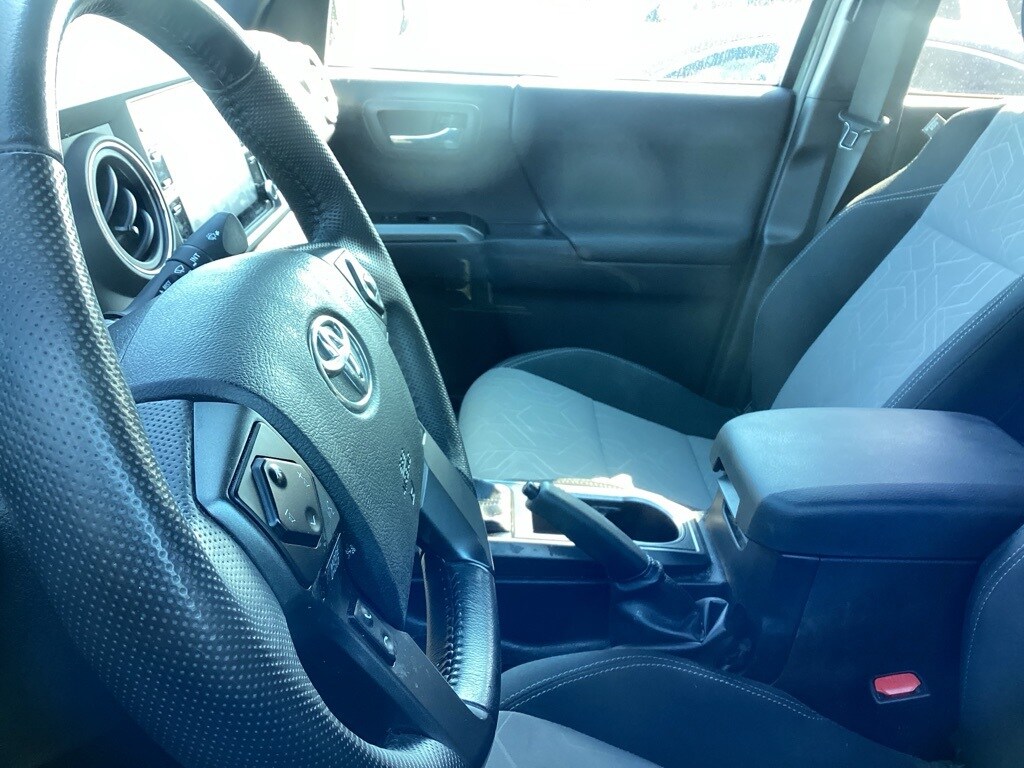 2023 Toyota Tacoma SR 4x4 photo 4