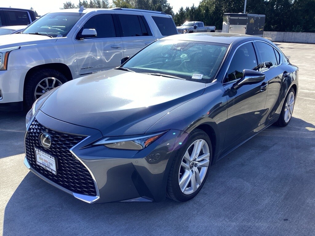 2021 Lexus IS 300 AWD photo 3