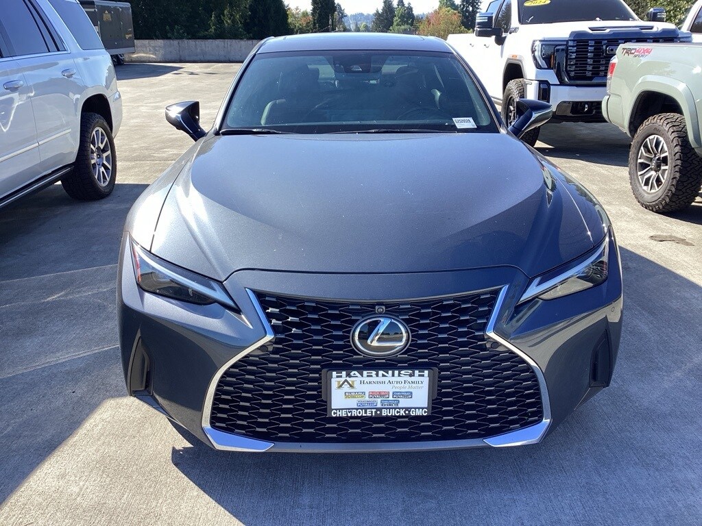 2021 Lexus IS 300 AWD photo 2