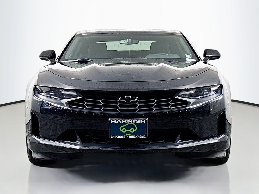 2021 Chevrolet Camaro LT1 photo 2