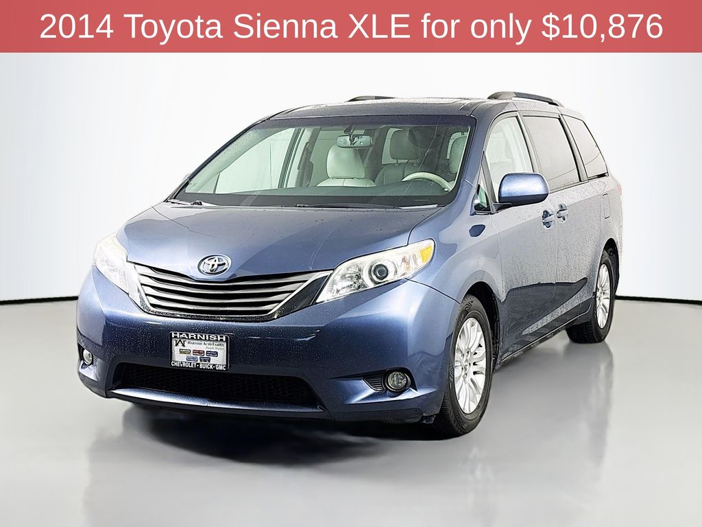 2014 Toyota Sienna XLE photo 3