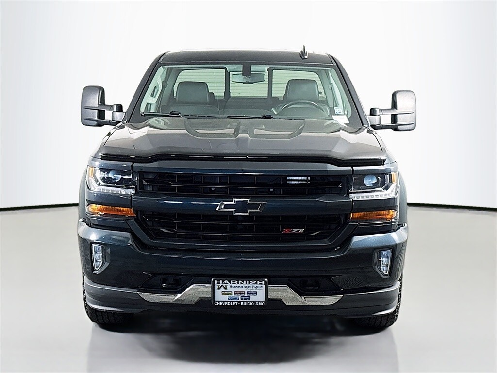 2018 Chevrolet Silverado 1500 LT photo 2