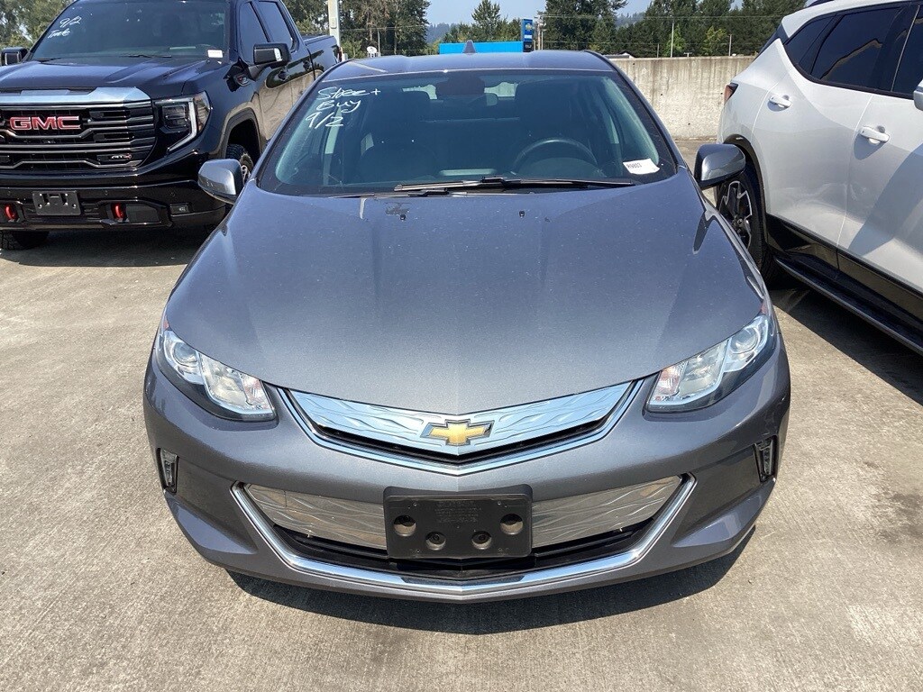 2018 Chevrolet Volt LT photo 2