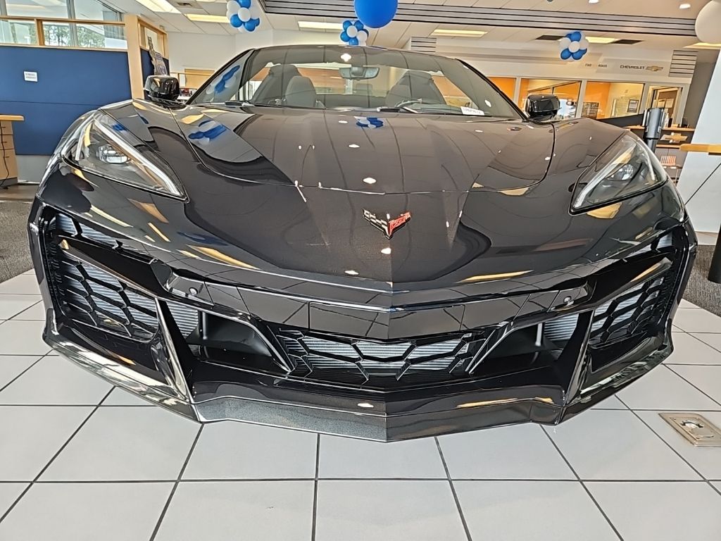 2023 Chevrolet Corvette Z06 3LZ photo 2