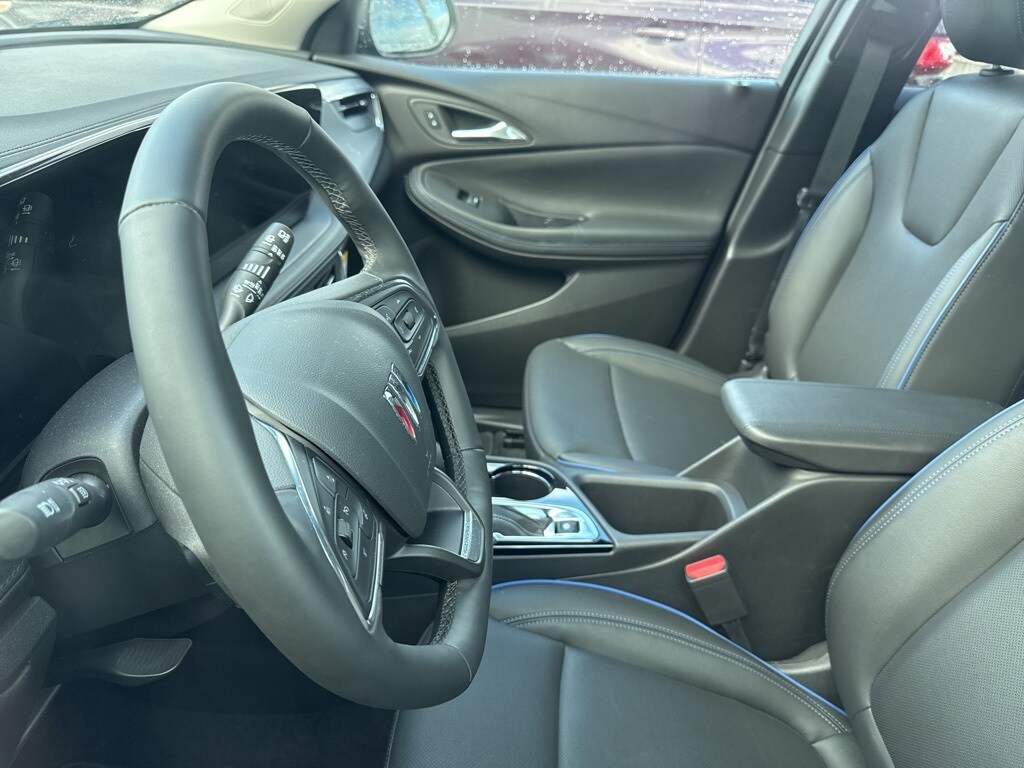 2025 Buick Encore GX Sport Touring photo 4