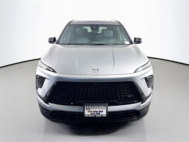 2025 Buick Enclave Sport Touring photo 2