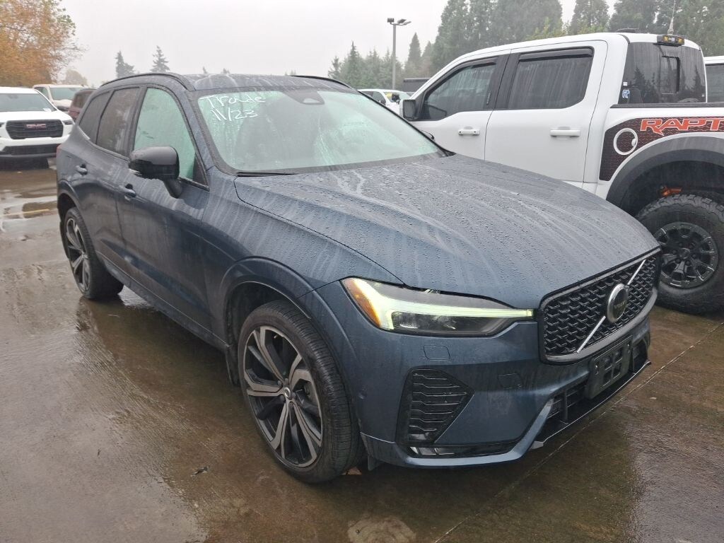 Used 2022 Volvo XC60 B6 AWD R-Design SUV