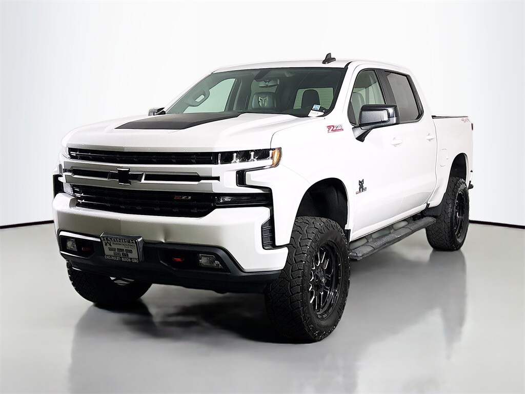 2020 Chevrolet Silverado 1500 RST photo 2