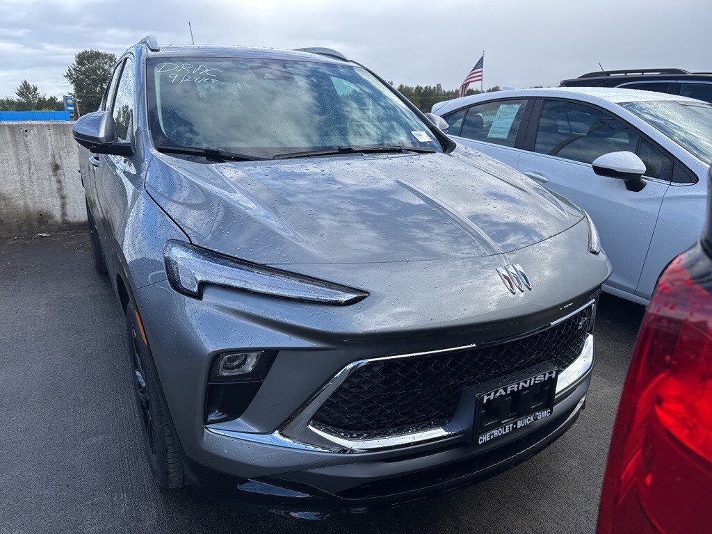 2025 Buick Encore GX Sport Touring photo 2