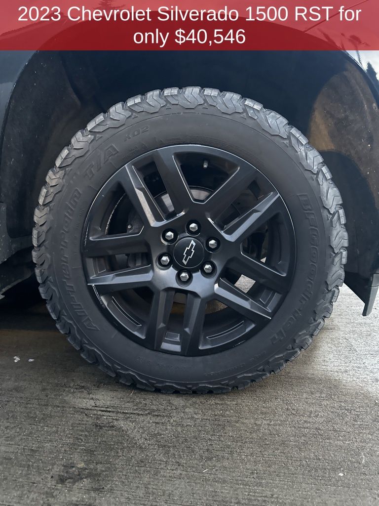 2023 Chevrolet Silverado 1500 RST photo 3