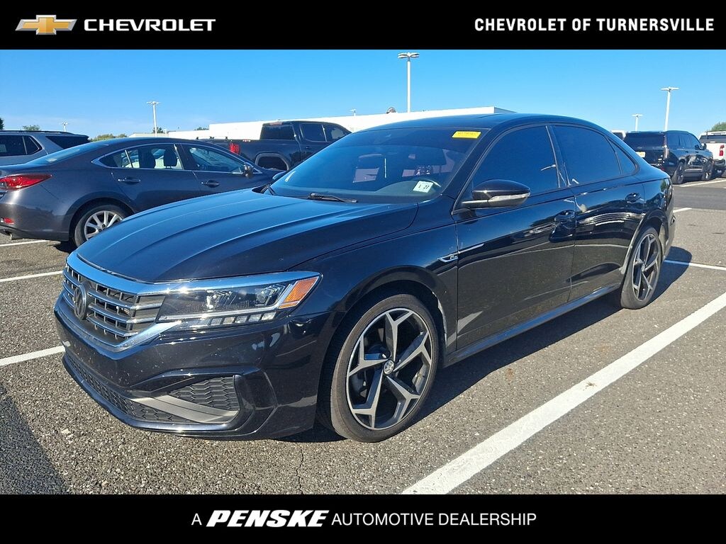 Used 2022 Volkswagen Passat 2.0T R-Line Sedan