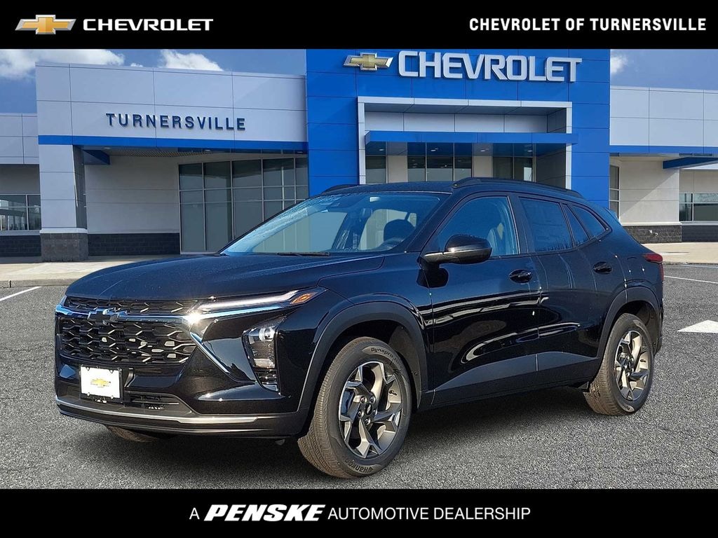 New 2025 Chevrolet Trax LT SUV