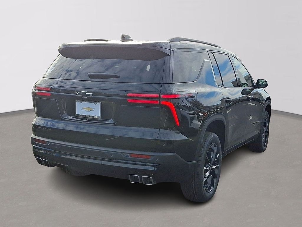 Used 2025 Chevrolet Traverse LT SUV