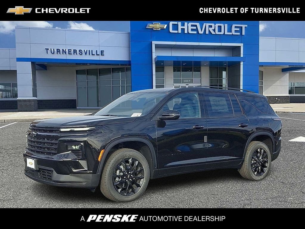 Used 2025 Chevrolet Traverse LT SUV