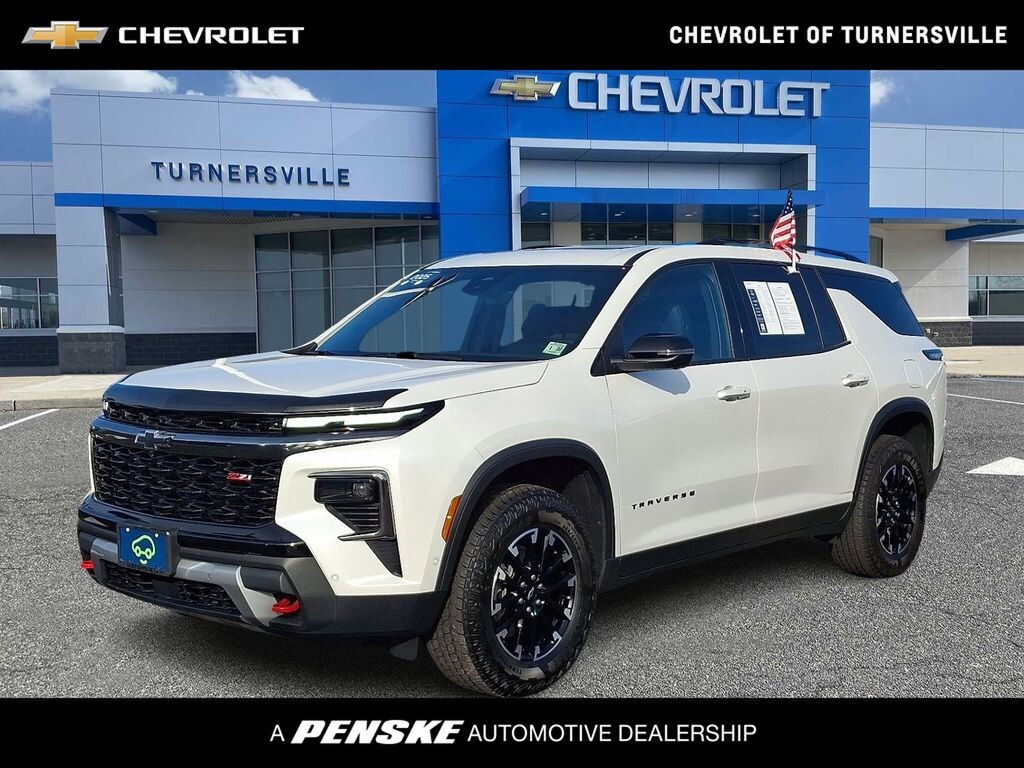 Used 2025 Chevrolet Traverse Z71 SUV