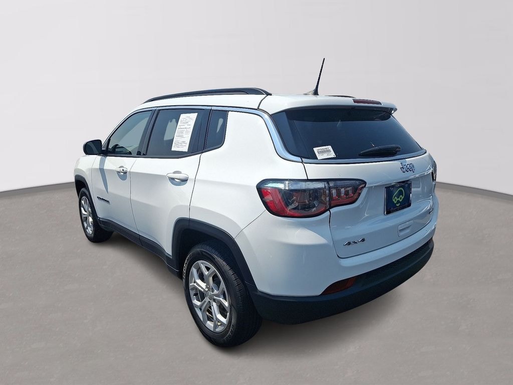 Used 2024 Jeep Compass Latitude SUV