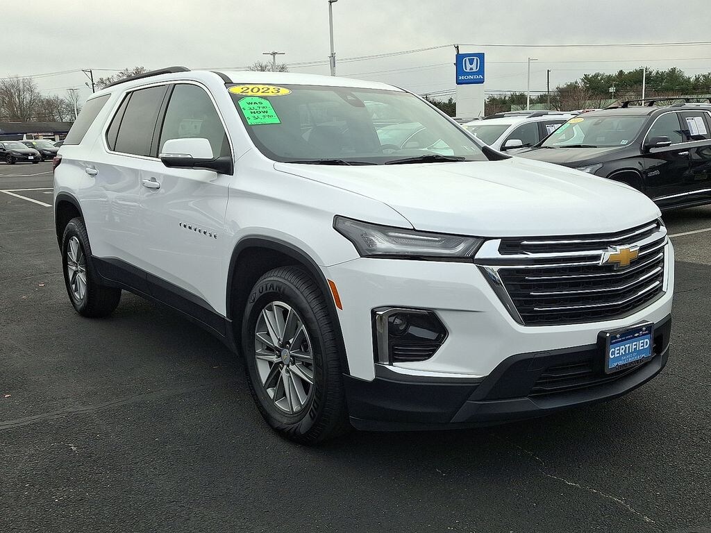 Certified 2023 Chevrolet Traverse LT Cloth w/1LT SUV