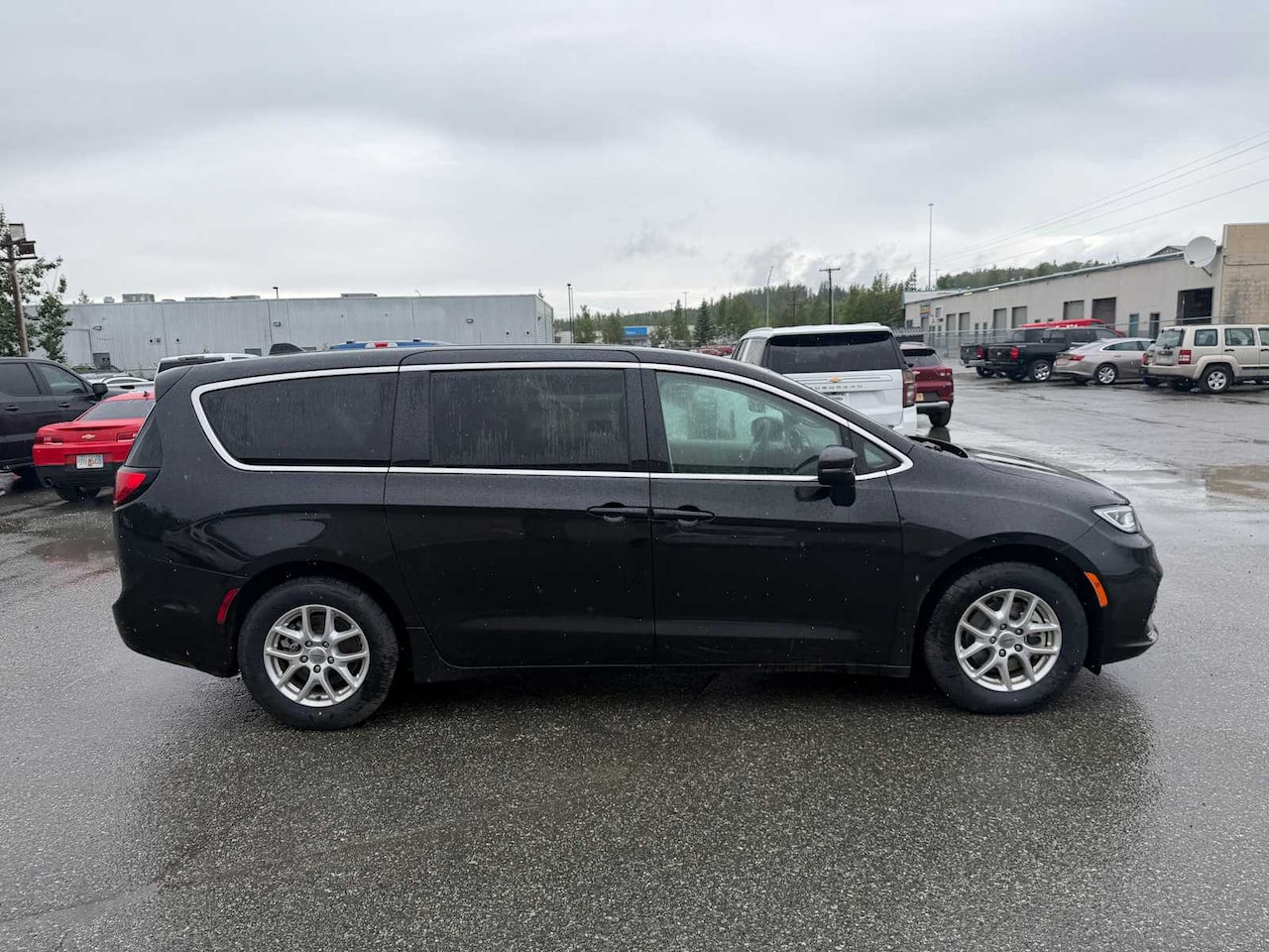 2023 Chrysler Pacifica Touring L - Image 6