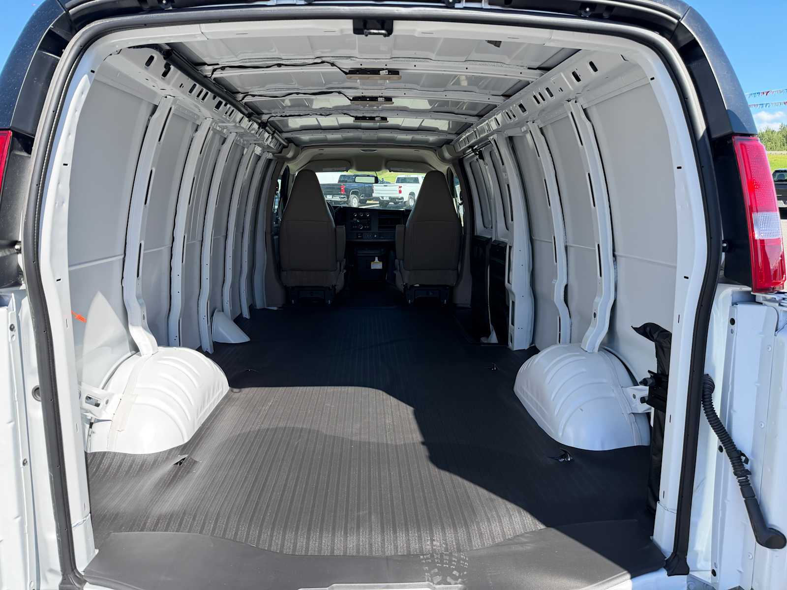2025 Chevrolet Express Cargo Work Van - Photo 17