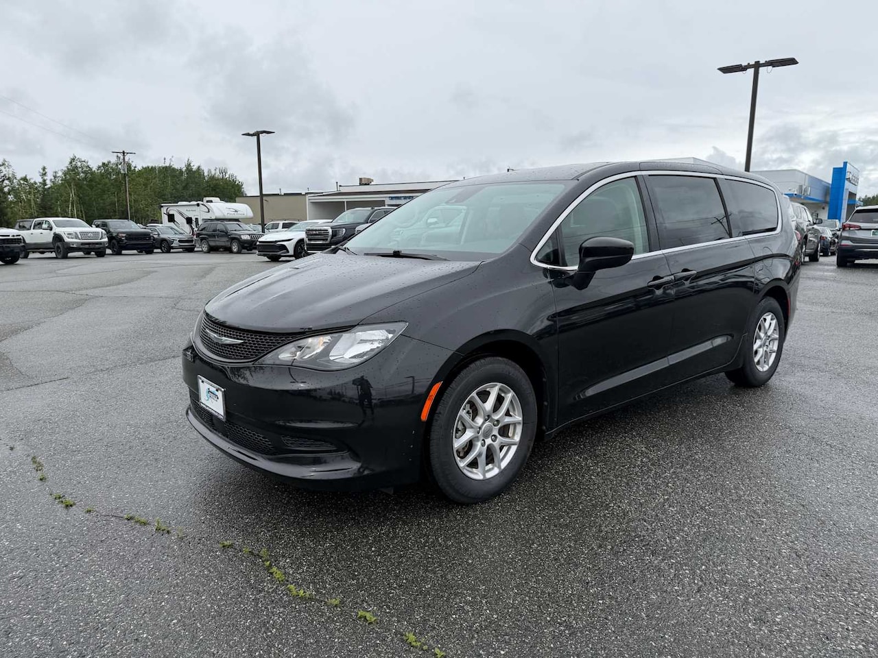 2023 Chrysler Voyager LX - Image 9