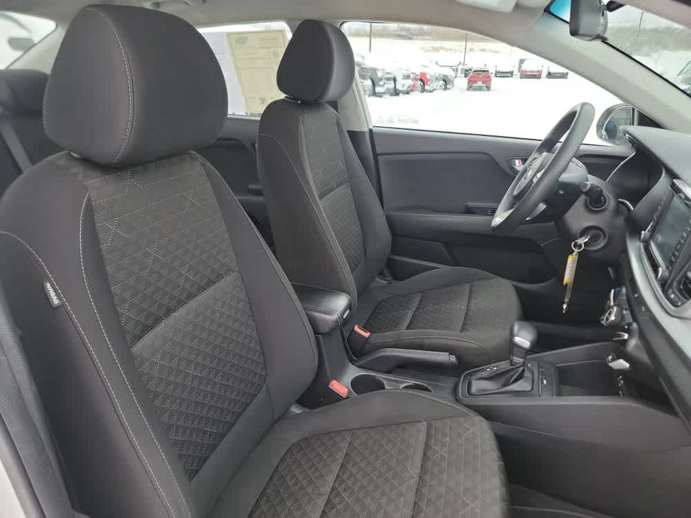 Thumbnail: 2020 Kia Rio - 18