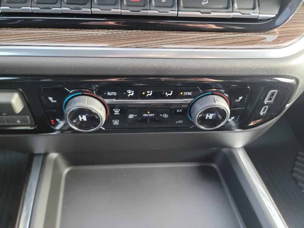 Thumbnail: 2026 Chevrolet Silverado 2500 - 17