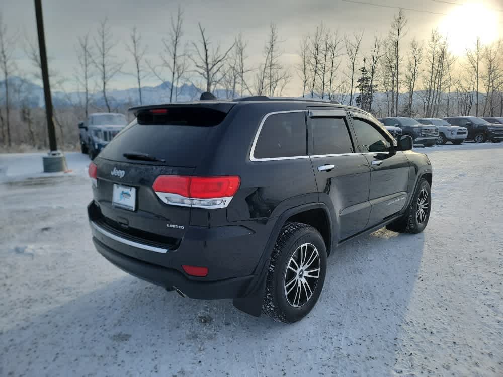 Thumbnail: 2015 Jeep Grand Cherokee - 5