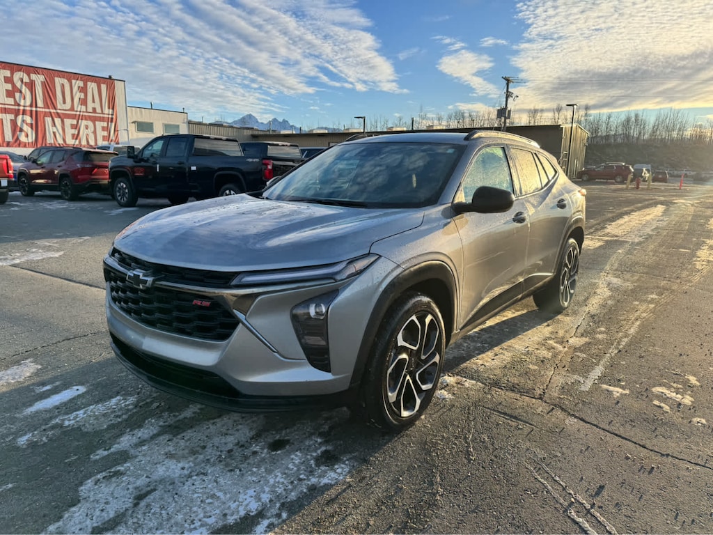 Used 2025 Chevrolet Trax 2RS SUV