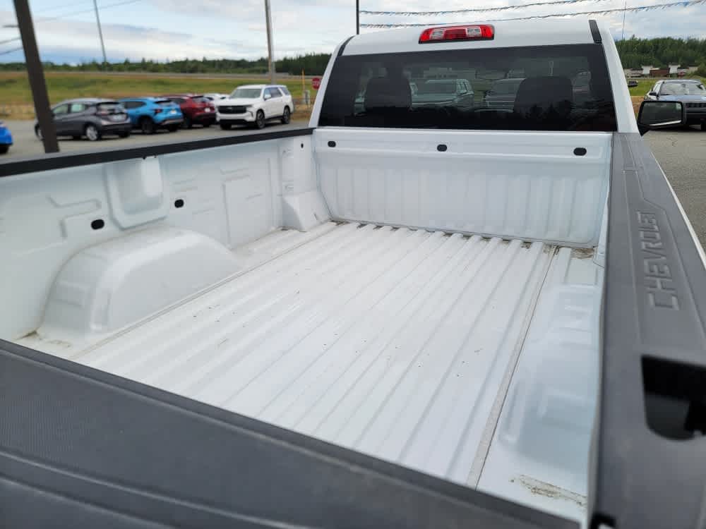 Thumbnail: 2025 Chevrolet Silverado 1500 - 19