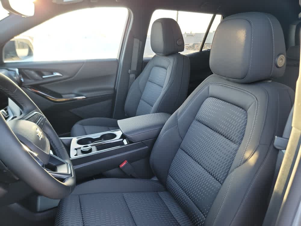 Thumbnail: 2026 Chevrolet Equinox - 12