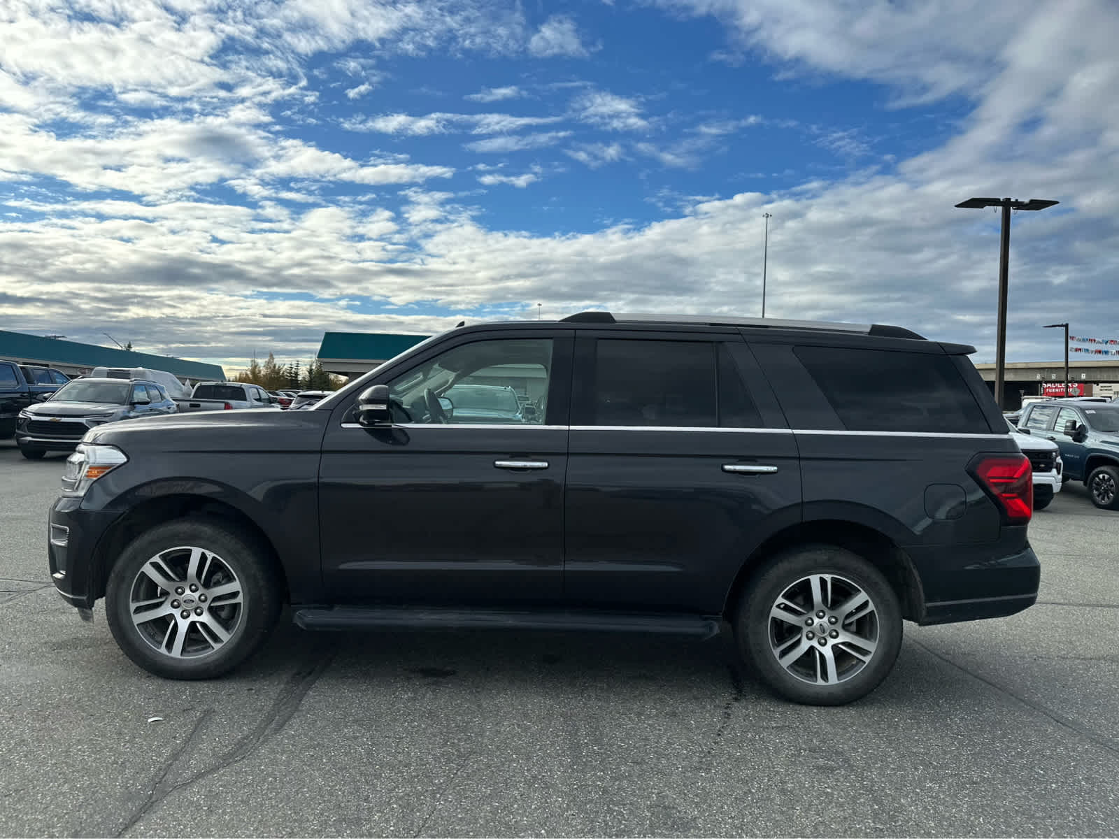 2024 Ford Expedition Limited photo 2