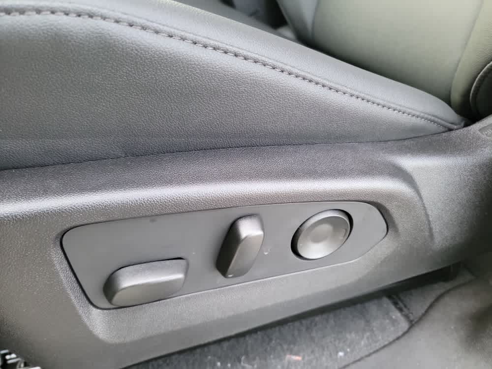 Thumbnail: 2026 Chevrolet Colorado - 11