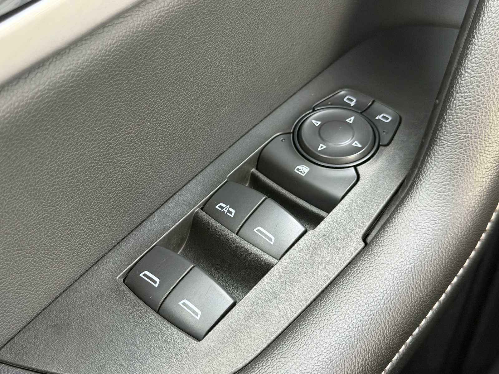 2025 Chevrolet Blazer 2LT - Image 4