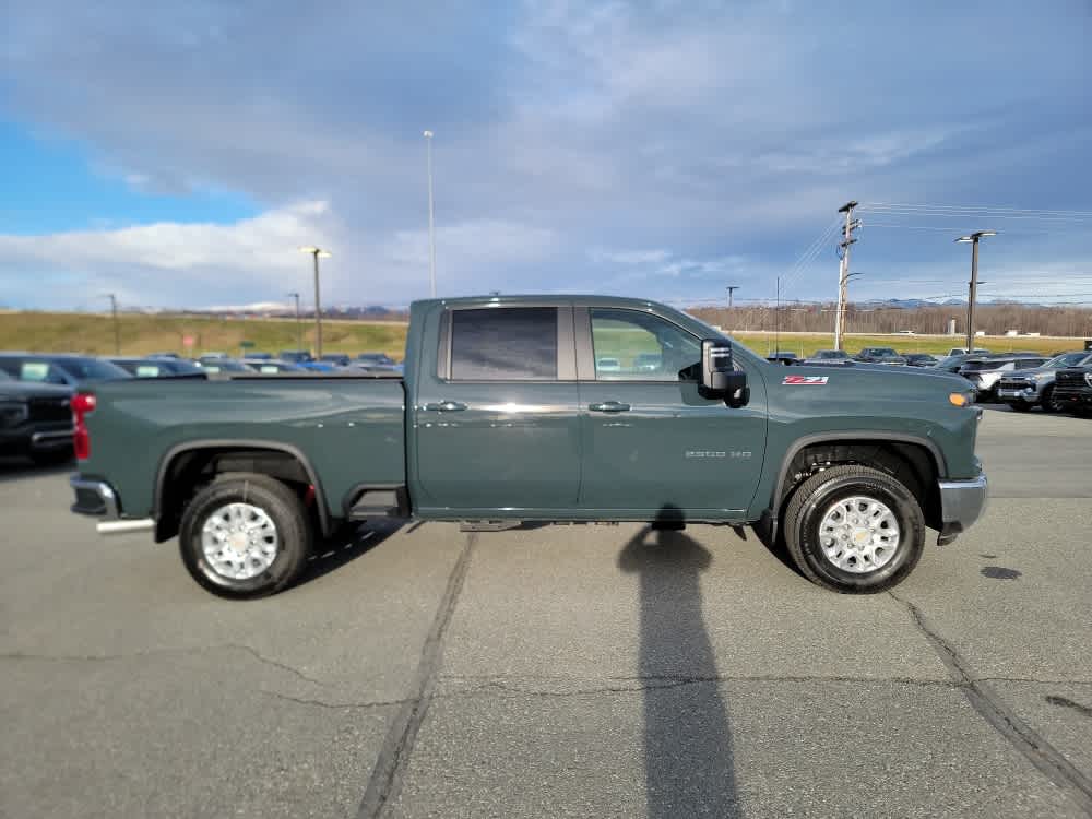 Thumbnail: 2026 Chevrolet Silverado 2500 - 6