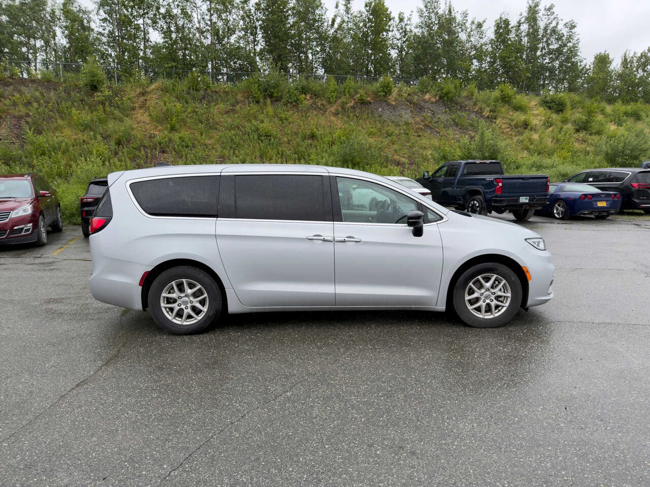 2024 Chrysler Pacifica Touring L - Image 6