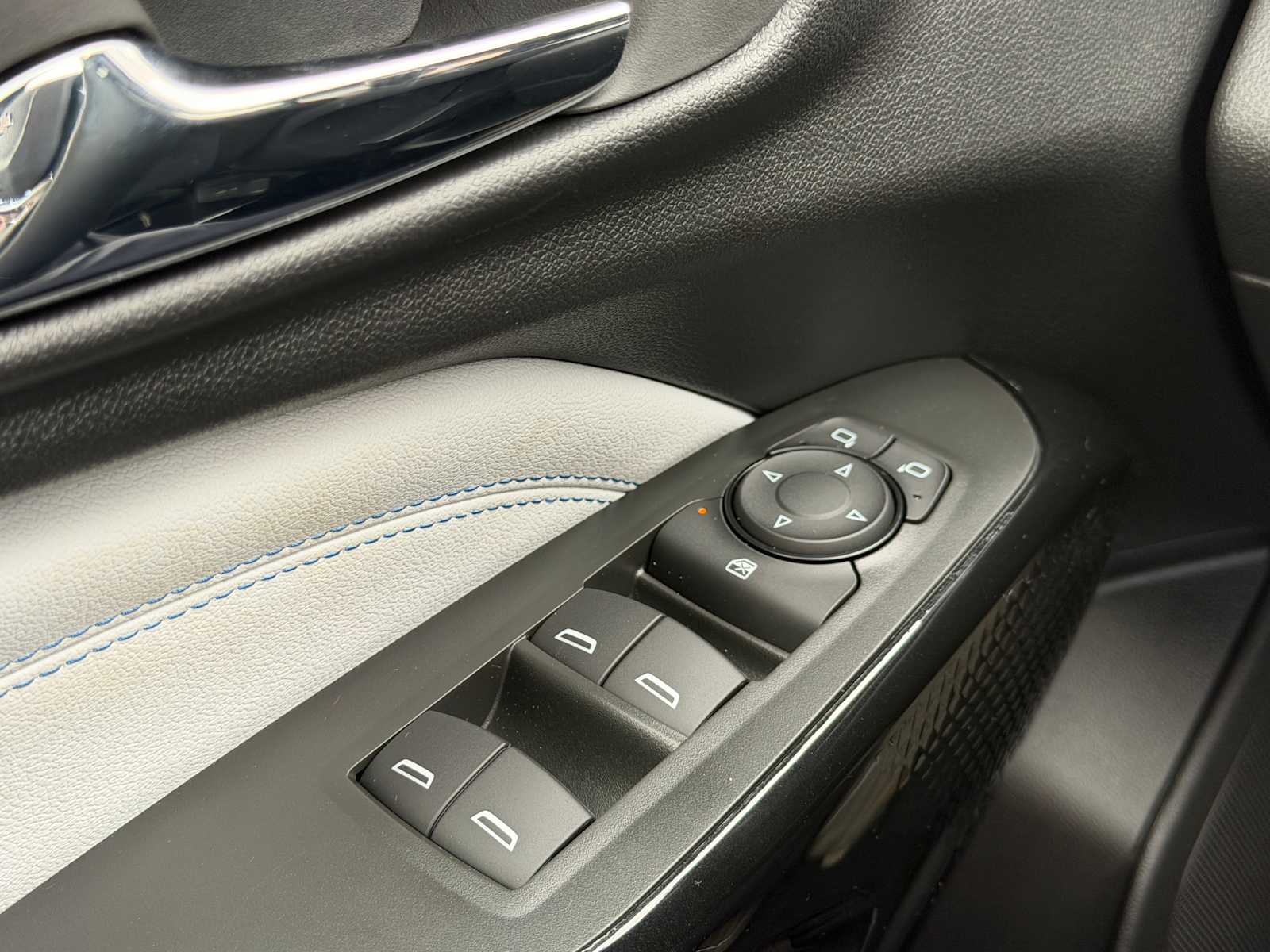 Thumbnail: 2026 Chevrolet Trax - 4
