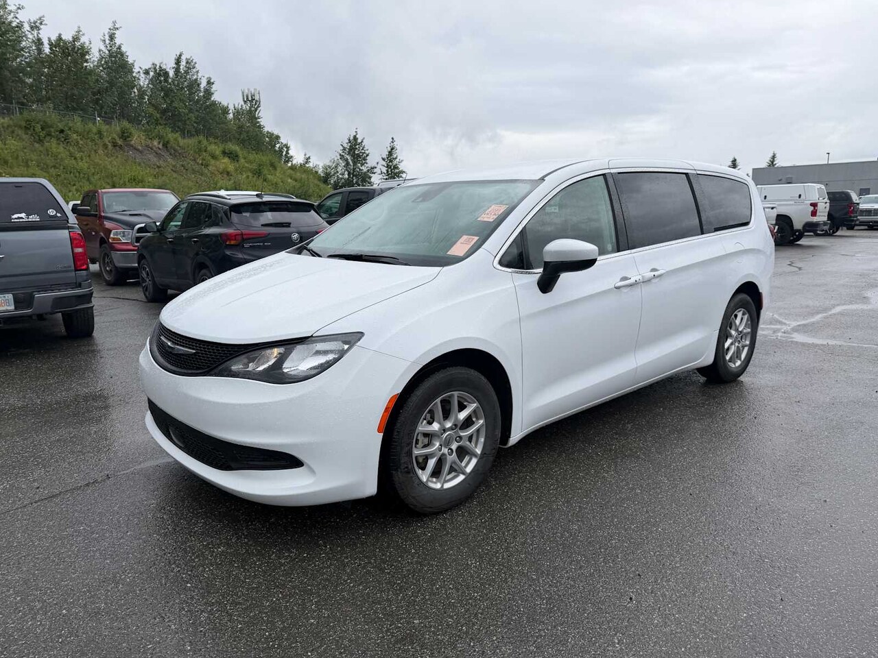 2025 Chrysler Pacifica Limited - Image 3