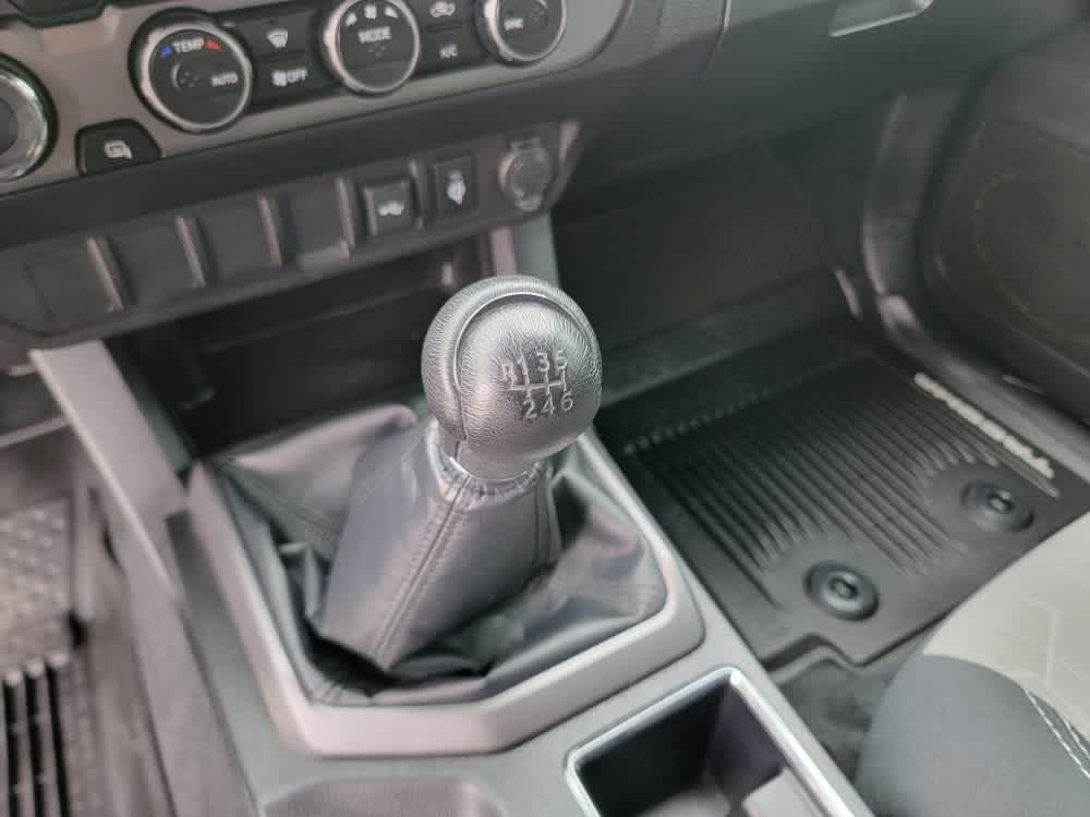 2022 Toyota Tacoma SR 19