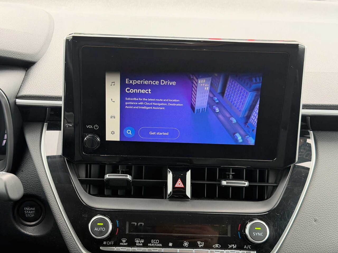 2024 Toyota Corolla Cross XLE - Image 20