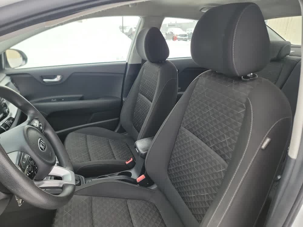 Thumbnail: 2020 Kia Rio - 12