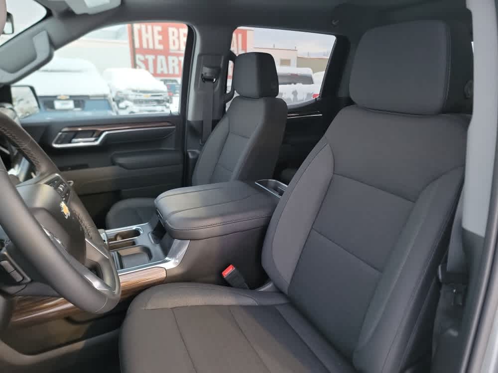 Thumbnail: 2026 Chevrolet Silverado 1500 - 12