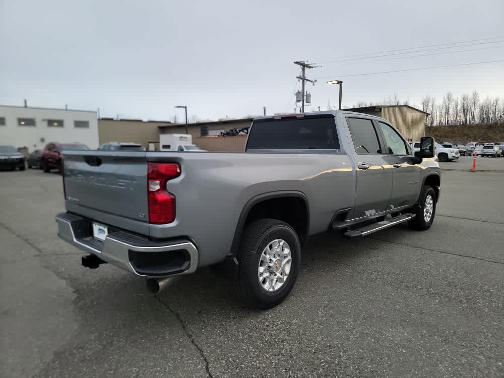 Thumbnail: 2026 Chevrolet Silverado 3500 - 5