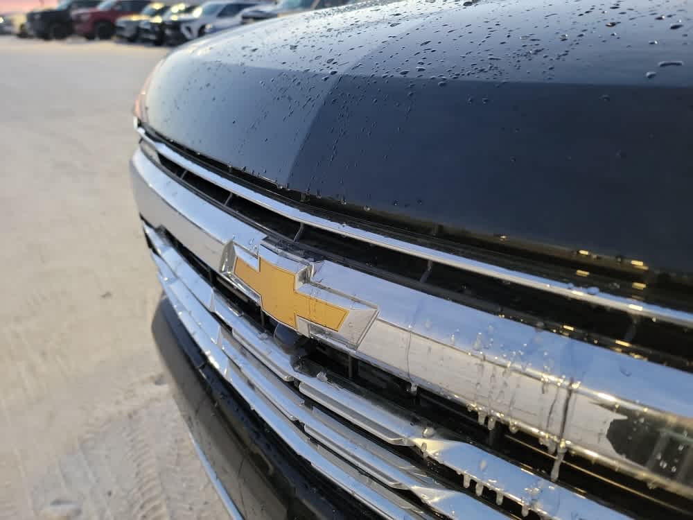 Thumbnail: 2026 Chevrolet Suburban - 24