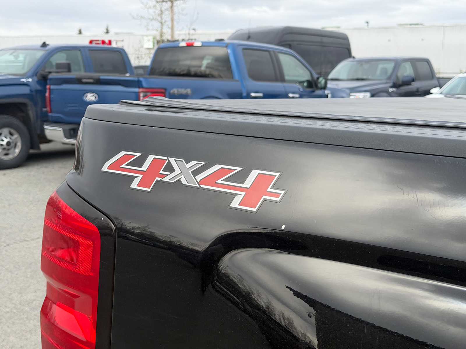Thumbnail: 2015 Chevrolet Silverado 1500 - 20