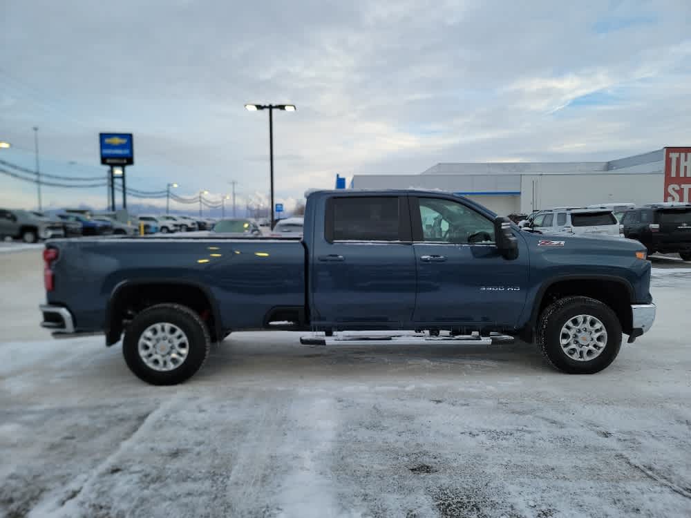 Thumbnail: 2026 Chevrolet Silverado 3500 - 6