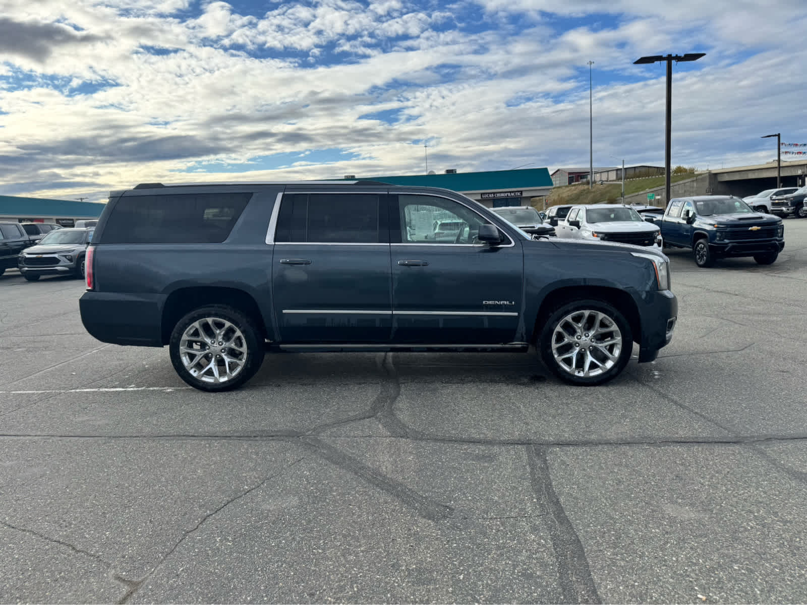Thumbnail: 2020 GMC Yukon XL - 6