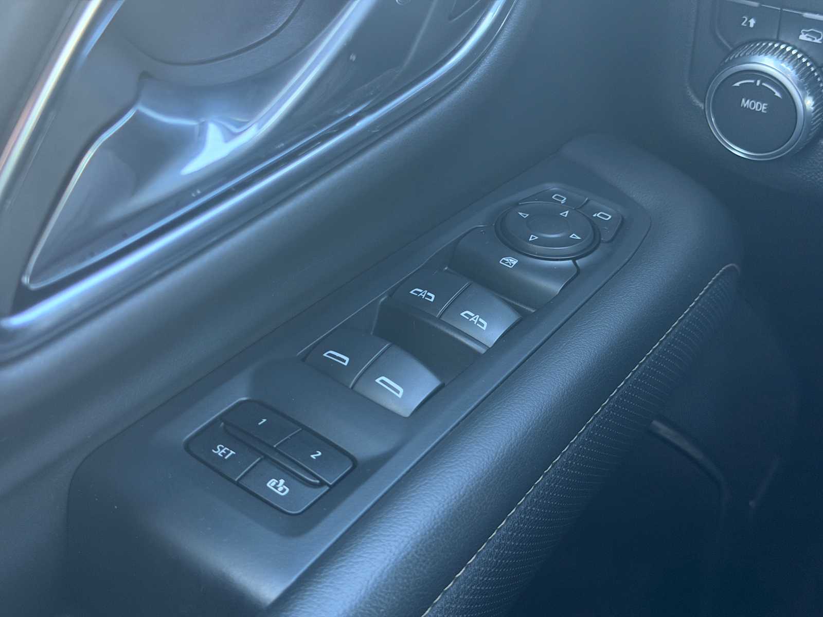 2023 GMC Yukon SLT - Photo 14