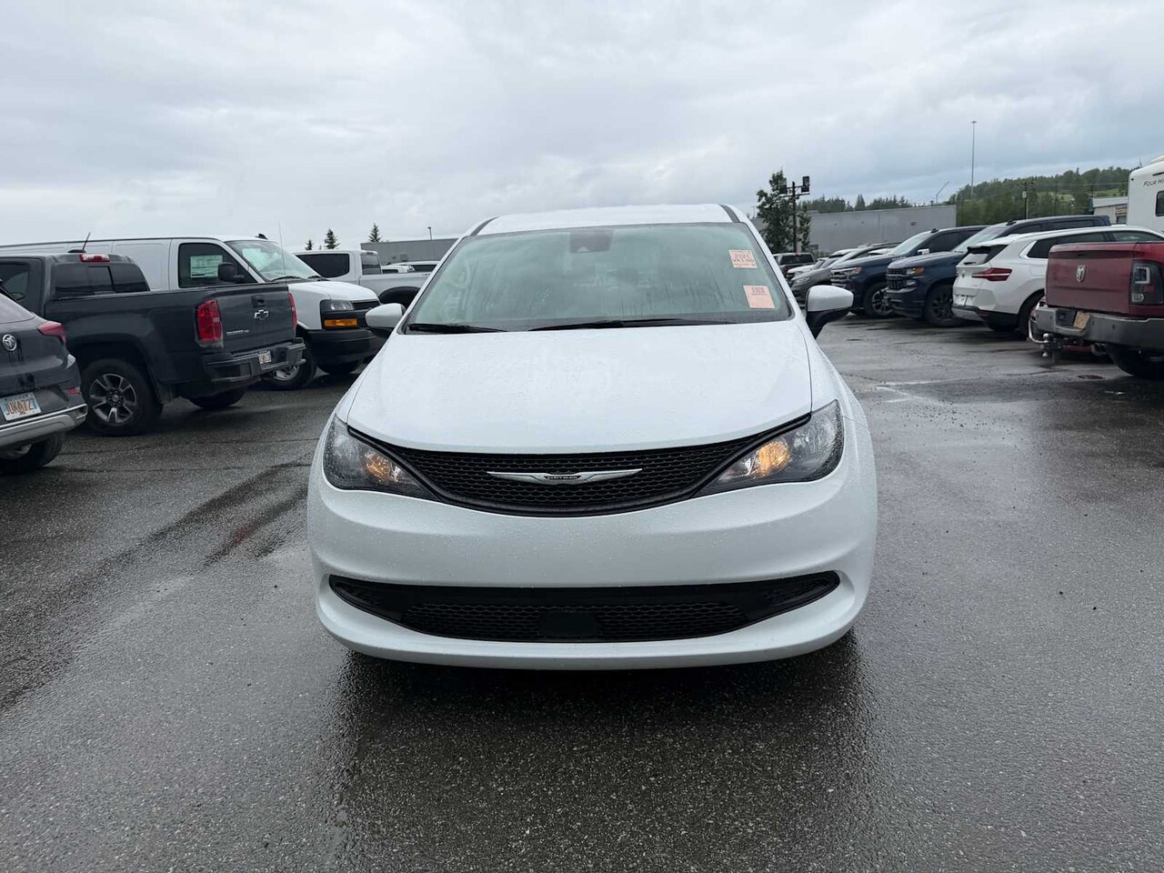 2025 Chrysler Pacifica Limited - Image 4
